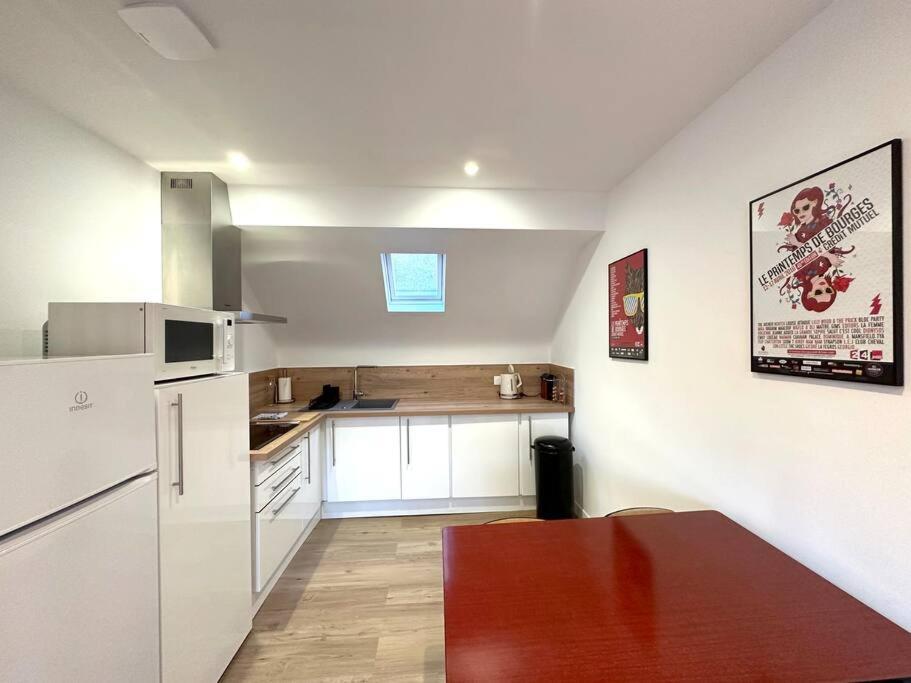 Chez Margaux Et Oscar Apartment Bourges Bagian luar foto